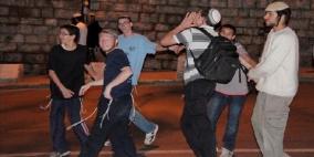 مستوطنون يهاجمون منازل المواطنين في الخليل