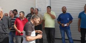 سائقو المركبات العمومية ينظمون وقفة احتجاجية في الخليل