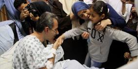 وصول الأسير المريض محمد التاج الى مجمع فلسطين الطبي بعد الافراج عنه هذا اليوم من سجون الاحتلال