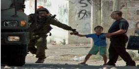 الاحتلال يعتقل طفلا 10 سنوات بزعم القاء الحجارة