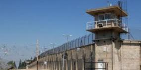 محكمة الاحتلال في "عوفر" تحكم على أسيرين من الخليل