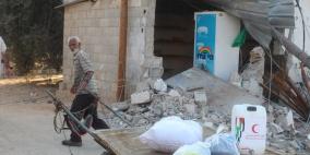 الهلال الاماراتي يوزع 5 ألاف طرد إغاثي في خزاعة