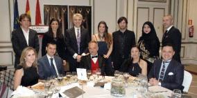 المصممة منى المنصوري أول عربية تكرم في اسبانيا