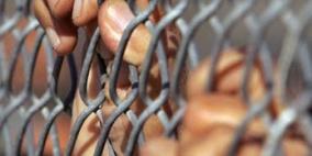 الاحتلال يعتقل شقيقين من عزّون