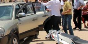 شبان يعتدون على وزير الصحة في معبر رفح