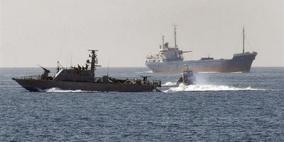 الزوارق الحربية الاسرائيلية تستهدف زوارق الصيادين قبالة شواطئ مدينة غزة