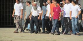 المستوطنون يجددون اقتحامهم لباحات الأقصى وسط حراسة مشددة