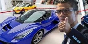رونالدو يشتري فيراري جديدة احتفالاً بتمديد عقده