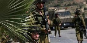 الاحتلال يحتجز عشرات المركبات على حواجزه العسكرية في الخليل