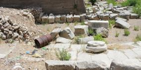 تقرير خاص لـ"رايــة".. المدرج الروماني في نابلس تاريخ مهمل والسياحة لا تقوى على سياحته