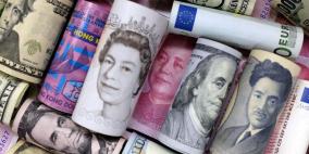 الدولار يصعد لأعلى مستوى له منذ تسعة أشهر