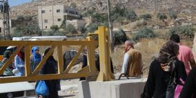 حصار الخليل.. معاناة العبور من "سدة الفحص"