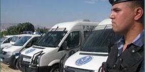 الشرطة تضبط عملة مزيفة وتتلف 30 مركبة غير قانونية في الخليل