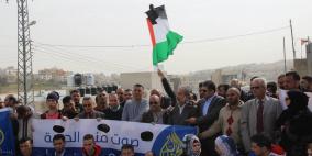 الخليل: وقفة تضامنية ضد اغلاق الاحتلال لاذاعة منبر الحرية في الخليل