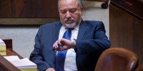 ليبرمان يهدد عائلتي منفذي عملية تل أبيب "بدفع الثمن"!