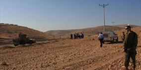 الاحتلال يجرف أراضي ويخطر بهدم منزل وبئر مياه في الخليل