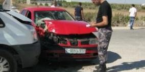 اصابة مواطنين بحادث سير شرق طولكرم