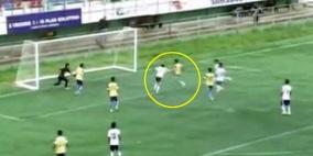 وفاة لاعب كرة قدم هندي بعدما قام بشقلبة في الهواء تعبيرا عن فرحته بتسجيل هدف