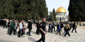 مصلون يطردون مستوطنين من الأقصى
