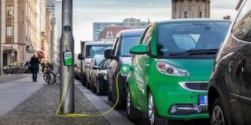 أعمدة الكهرباء تتحول إلى محطات شحن للسيارات الكهربائية قريبا