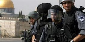 إصابة 25 مصليا داخل الأقصى والمستوطنون يقتحمونه