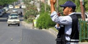 غزة..  180 دينارا مخالفة لمن يقود مركبة دون رخصة