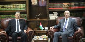 محافظ طولكرم عصام أبو بكر  يستقبل رئيس الوزراء د رامي الحمد الله