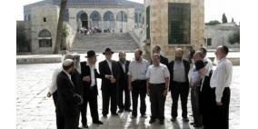 46 متطرفا بينهم عضو بمجلس الشيوخ الأميركي يقتحمون الأقصى