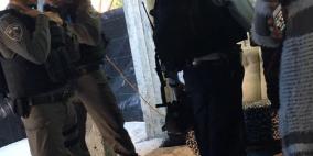 بعد تحرره بلحظات ..الاحتلال يعيد اعتقال أسير قضى 15 عاما بسجونه