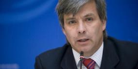 صحفي تشيلي ينافس بلاتر على رئاسة الفيفا