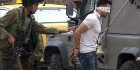 الاحتلال يعتقل شابا من مخيم الفوار جنوب الخليل