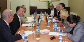 وزير الاقتصاد يبحث مع وفد ألماني سبل تنفيذ مشروع مدينة جنين الصناعية