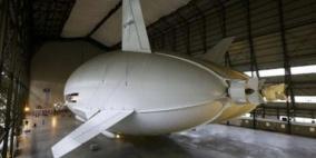 أكبر طائرة في العالم تحلق فوق بريطانيا