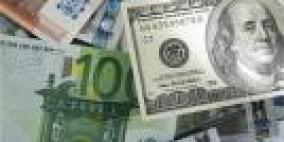 الدولار يرتفع قليلا في تعاملات متقلبة قبل اجتماع المركزي الأمريكي