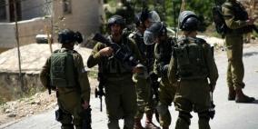 الاحتلال يعتقل مواطنين من مخيم نور شمس في طولكرم