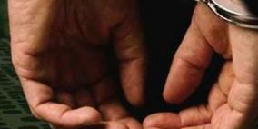 الشرطة : شخص سرق مركبة و اختبأ في منزل صاحبها بالخليل