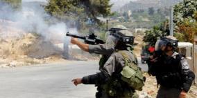 الاحتلال يقمع مسيرة سلمية أمام بيت البركة في الخليل