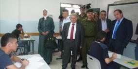 رئيس بلدية طولكرم يتفقد قاعات امتحان الثانوية العامة "التوجيهي"