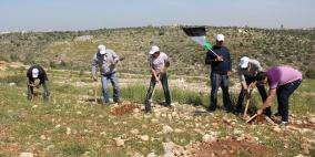 "العمل الزراعي" ينفذ نشاطات بيئية ويحذر من انتهاكات الاحتلال