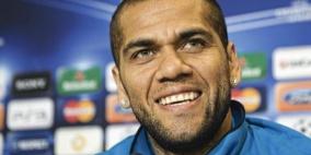 داني ألفيس: جوارديولا عرض تدريب البرازيل دون مقابل