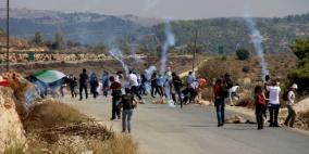 إصابات واعتقالات جراء اعتداء الاحتلال على مسيرة سلمية