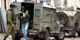 الاحتلال يعتقل شابا من مخيم الدهيشة