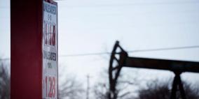 النفط يهبط 4 في المئة جراء صعود الدولار