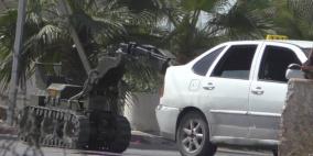 الاحتلال يغلق مدخل بلدة بيت أمر الرئيسي