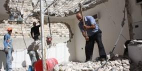 الاحتلال يجبر مقدسيا على هدم بناء إضافي في منزله