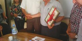 مركز القدس للمساعدة القانونية وحقوق الانسان والحملة الوطنية لاسترداد جثامين الشهداء تكرم سالم خلة  المنسق العام للحملة