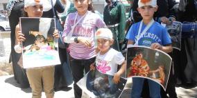 الكتلة الاسلامية في الخليل تنظم سلسلة بشرية دعما لغزة