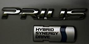 تويوتا تستدعي 1.9 ملايين سيارة لخلل إلكتروني