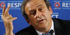 بلاتيني يُقدم اقتراحًا بادخال البطاقة البيضاء