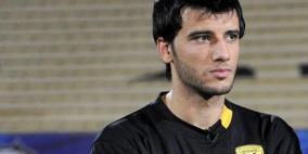 أول لاعب كرة قدم يرفع علم الثورة السورية في مباراة رسمية